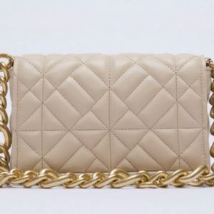 Quilted Zara Shoulder Bag with Gold Chain